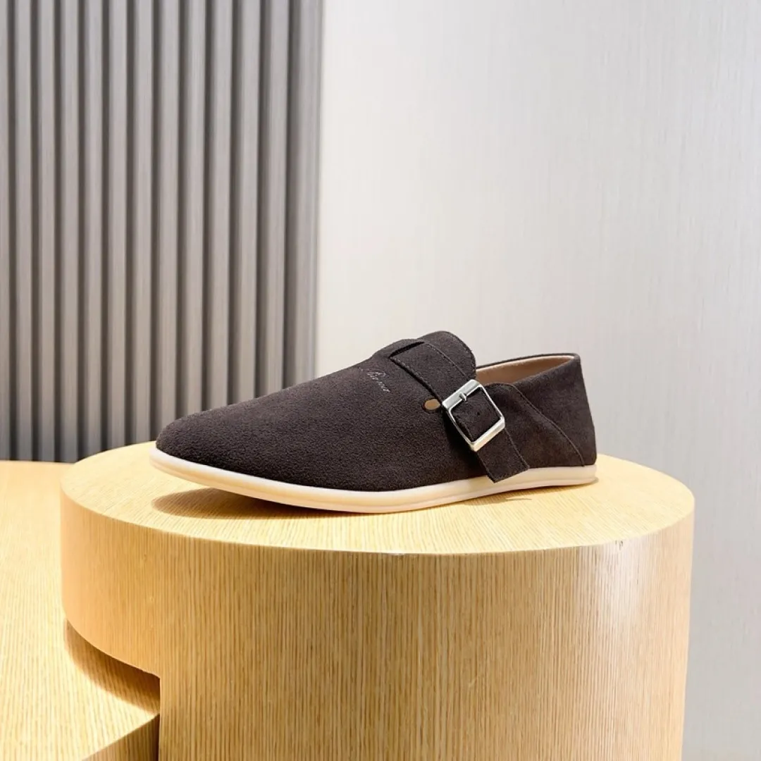Factory price 420💰[loro piana] 2025 new moccasins, popular casual sneakers for street men. The shoes are made of first-layer suede leather uppers with rubber soles. They are classic. The complex craftsmanship and meticulous structure make the shoes light and soft, allowing you to walk comfortably and freely. Perfect for summer wear. Yardage: 38-45.
